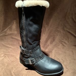 UGG Boots Ozwear Collection
